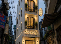 Nhà Hồ Sen 3 bước chân ra mặt đường, kinh doanh nail,mi,spa ô cê đây ce ơi