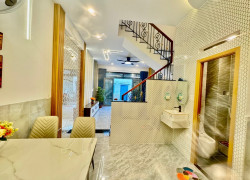 HẺM XE HƠI - HẺM THÔNG - KHU DÂN TRÍ AN NINH - NGANG GẦN 5M BỀ THẾ - NHÀ MỚI FULL NỘI THẤT VÀO Ở NGAY.