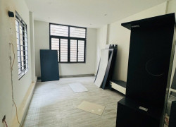 Bán gấp nhà Phố La Thành giá 30 tỷ, 95mx4 tầng, Ô tô đỗ cửa