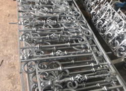 Cần tìm đơn vị gia công lan can sắt nghệ thuật
