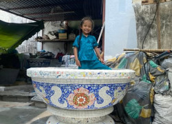 Chậu xi măng thủ công , chậu cẩn miểng , khảm sành sứ