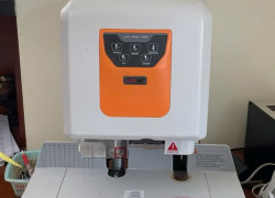 Máy đóng chứng từ ống nhựa HT-60 Đục lỗ chứng từ bằng cách bấm phím, tự động cắt ống nhựa phù hợp với độ dày chứng từ.