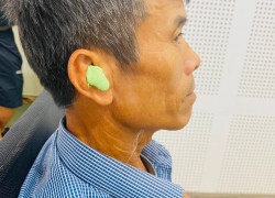 Đeo máy trợ thính có bị điếc nặng hay phụ thuộc hơn không?