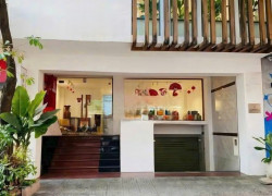 CHO THUÊ NHÀ MẶT TIỀN ĐƯỜNG HOA HỒNG, PHƯỜNG CẦU KIỆU, HỒ CHÍ MINH. DT: 250m2, GIÁ 50TR/TH