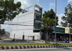 BÁN NHÀ 1 TRỆT - 2 LẦU - SÂN THƯỢNG. MẶT TIỀN ĐƯỜNG PHÓ CƠ ĐIỀU, PHƯỜNG PHƯỚC HẬU, VĨNH LONG