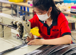 KHÔNG CHỈ QUẦN ÁO, VÍ DA CŨNG LÀ NHÓM HÀNG ĐÁNG ĐỂ KINH DOANH