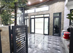 Bán nhà Q10 Cách mạng tháng 8 ngang 6m 4 tầng 95m2: 8,9 tỷ. Trí 0967638168