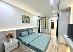 Lô góc 6 tầng thang máy 10 ngủ tại Hai Bà Trưng