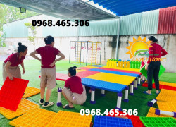 Sàn bục sân khấu lắp ghép mầm non bằng nhựa nhập khẩu