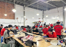 QUÀ TẶNG DOANH NGHIỆP BẰNG ĐỒ DA – GIA CÔNG CHO HỘI NGHỊ, ĐẠI HỘI, SỰ KIỆN, GIAO ĐÚNG TIẾN ĐỘ