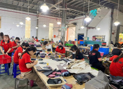 QUÀ TẶNG DOANH NGHIỆP BẰNG ĐỒ DA – GIẢI PHÁP CAO CẤP DẬP LOGO, THIẾT KẾ THEO YÊU CẦU, TĂNG NHẬN DIỆN THƯƠNG HIỆU