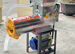 Máy xay vắt tinh bột nghệ 3 chổi VMN3500