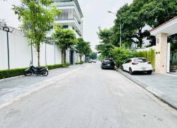 bán nhà Việt Hưng, 329m , mặt tiền 12.2m, phân lô, vỉa hè, ôtô dừng đỗ ngày đêm