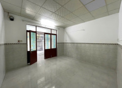Bán nhà thôn Ngọc Hội, phường Tây Nha Trang giá bán 3,7 tỷ /107,4m2, ngang hơn 7m