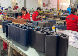 XƯỞNG SẢN XUẤT QUÀ TẶNG ĐỒ DA THEO LOGO CHO DOANH NGHIỆP