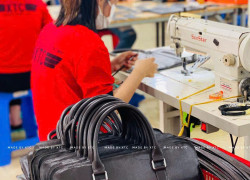 QUÀ TẶNG ĐỒ DA CHO SỰ KIỆN CẦN SẢN XUẤT THEO MẪU RIÊNG