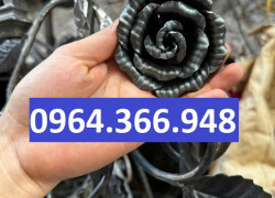 Bông hồng sắt trang trí tạo điểm nhấn cho công trình