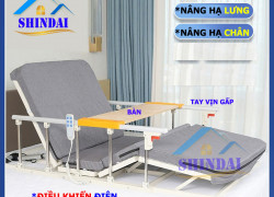 KHI CON PHẢI TẠM GÁC CÔNG VIỆC ĐỂ CHĂM BỐ MẸ
