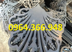 Hoa văn góc CNC mái kính tạo điểm nhấn cho công trình