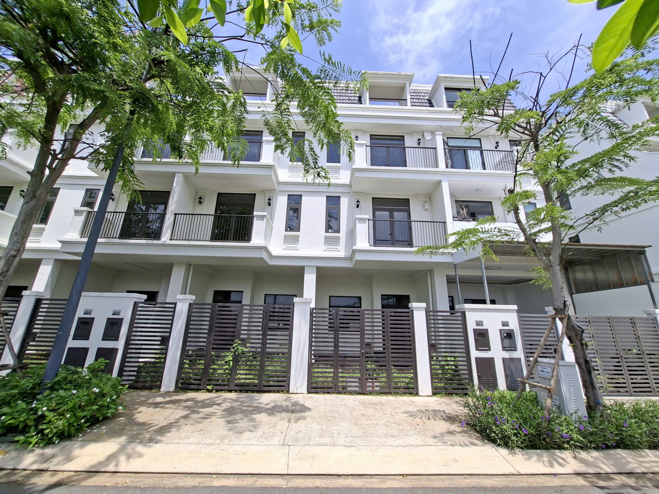 Bán nhà phố KĐT 1 trệt 3 lầu P12 Vũng Tàu giá chỉ 5,6 tỷ