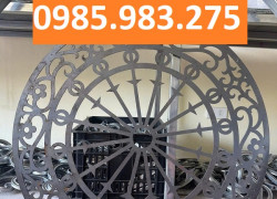 Mái kính thêm nổi bật với mâm CNC trang trí