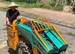 Máy thu hoạch ngô ngồi lái chạy dầu Shoshin 25Hp SSN25