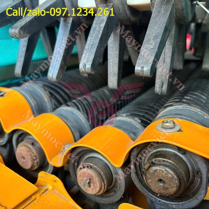 Máy thu hoạch ngô ngồi lái chạy dầu Shoshin 25Hp SSN25