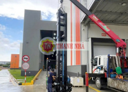 Thuê xe cẩu vận chuyển máy móc cho công trình tại Long An