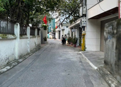 Bán nhà Ngọc Thụy, Long Biên. Dưới 6.6 tỷ. Diện tích 40m2 ô tô. Gần công viên