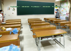 Bảng xanh viết phấn từ chống lóa cho lớp học