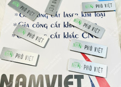 Sản xuất bảng tên theo yêu cầu - In hoặc khắc logo, tên
