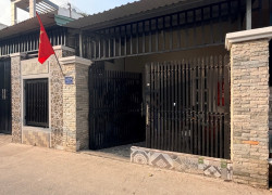 4 TỶ – HXH NGUYỄN VĂN QUÁ – XE HƠI NGỦ TRONG NHÀ (M17A)