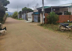 Mặt tiền pê tông chính khu cư xá bàn cờ, liên hiệp, đức trọng cũ, lâm đồng