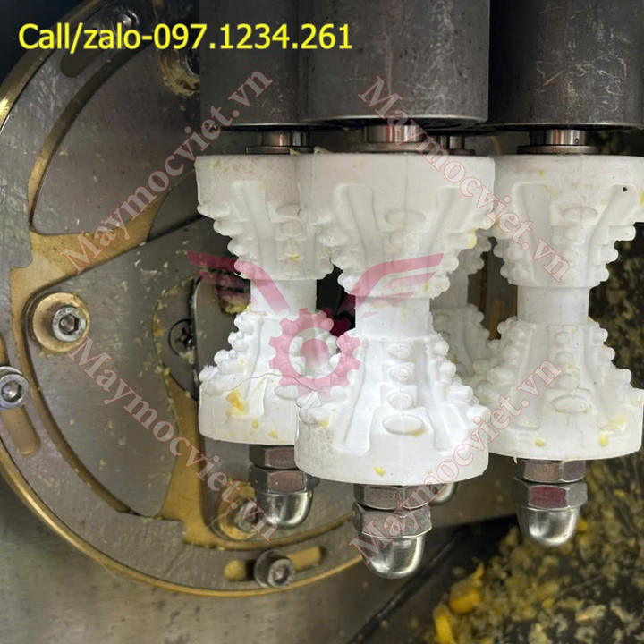Máy tuốt (tách) hạt ngô (bắp) tươi tự động VM268