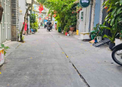 Nhà tám danh q8 nhỉnh 5tỷ