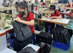 ĐẶT QUÀ TẶNG DOANH NGHIỆP BẰNG ĐỒ DA THEO MẪU RIÊNG