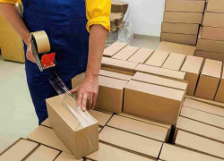 Tuyển nam nữ kiểm tra đóng gói dán bao bì hàng hoá