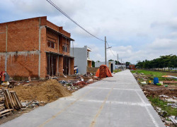 1TỈ 3 CÔNG CHỨNG DÃY TRỌ 1 KIOT 4 PHÒNG THU NHẬP 10TR/THÁNG
