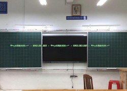 Bảng trượt ngang viết phấn kết hợp tivi cho lớp học