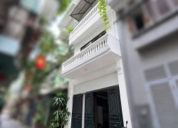 Bán nhà Phân Lô gần phố Thanh Nhàn, ô tô đỗ cửa, không quy hoạch
