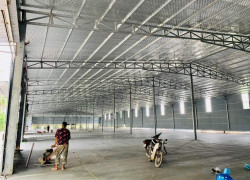 Cho thuê kho 1700m² khu vực Cầu Diễn, Hà Nội, Trục QL32 - Có chấp nhận cắt 1000m2