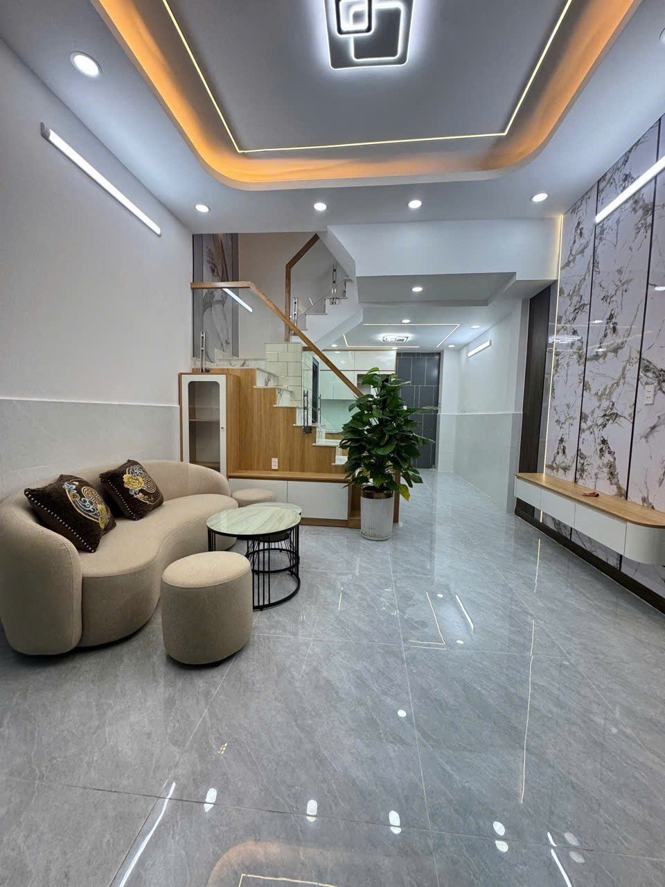 Nhà đẹp Bình Tân, cách mặt tiền Miếu Bình Đông vài bước – 3 tầng, ngang 4m, giá 4.x tỷ