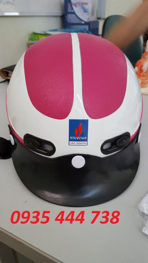 Xưởng nón bảo hiểm chất lượng in logo giá rẻ tại Quảng Ngãi