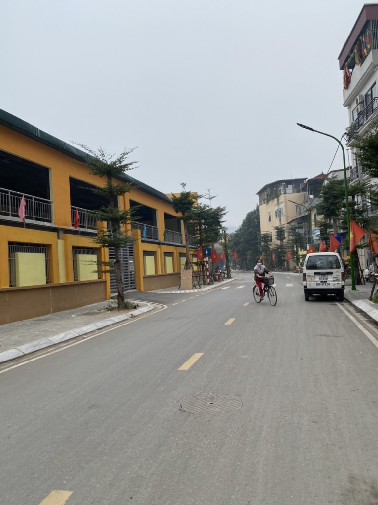 Bán nhà ngã tư  Trần Đại Nghĩa, Đại La HBT Hà Nội DT 55m2x5T ngõ rộng, ô tô đỗ gần nhà giá 5,5 tỷ