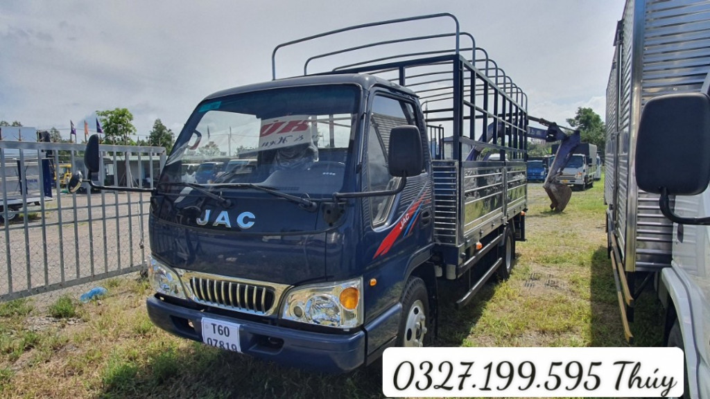 Xe tải Jac 2T45 thùng bạt 3m7 động cơ isuzu giá rẻ