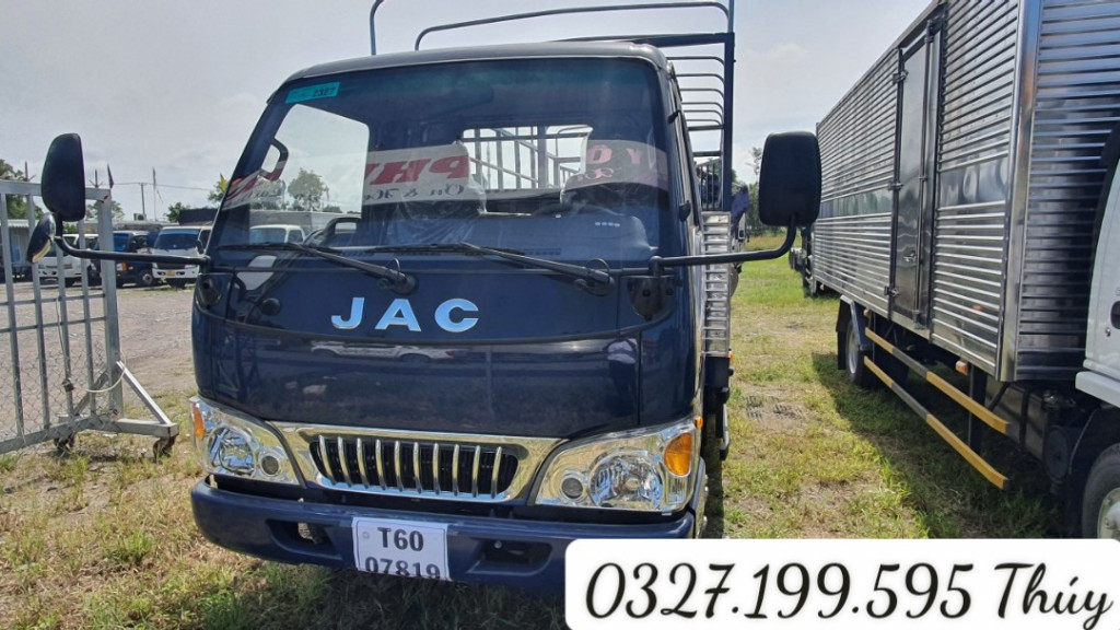 Xe tải Jac 2T45 thùng bạt 3m7 động cơ isuzu giá rẻ