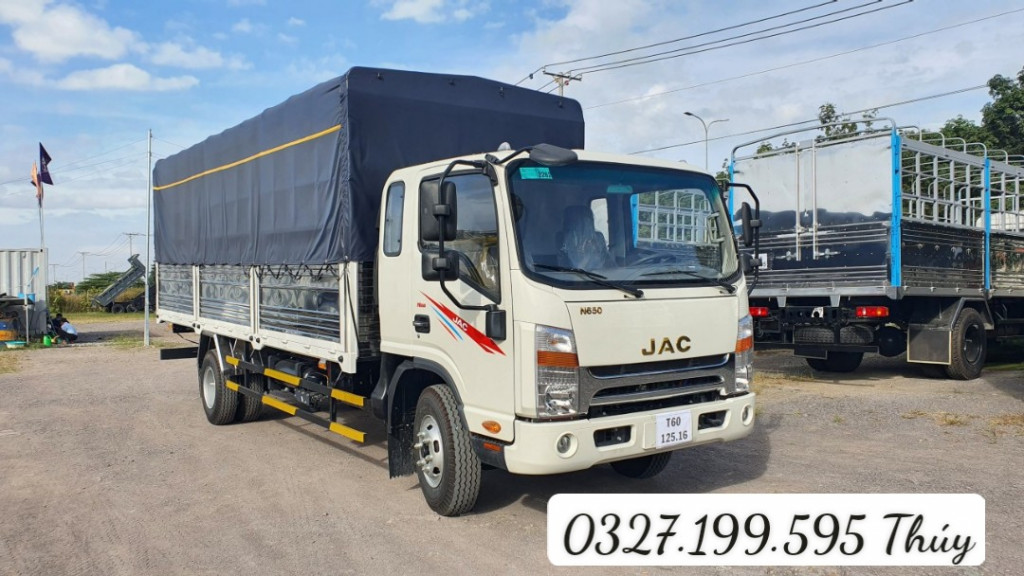 Đại lý xe tải Jac miền Nam - Jac N650 plus thùng bạt có sẵn - giao ngay