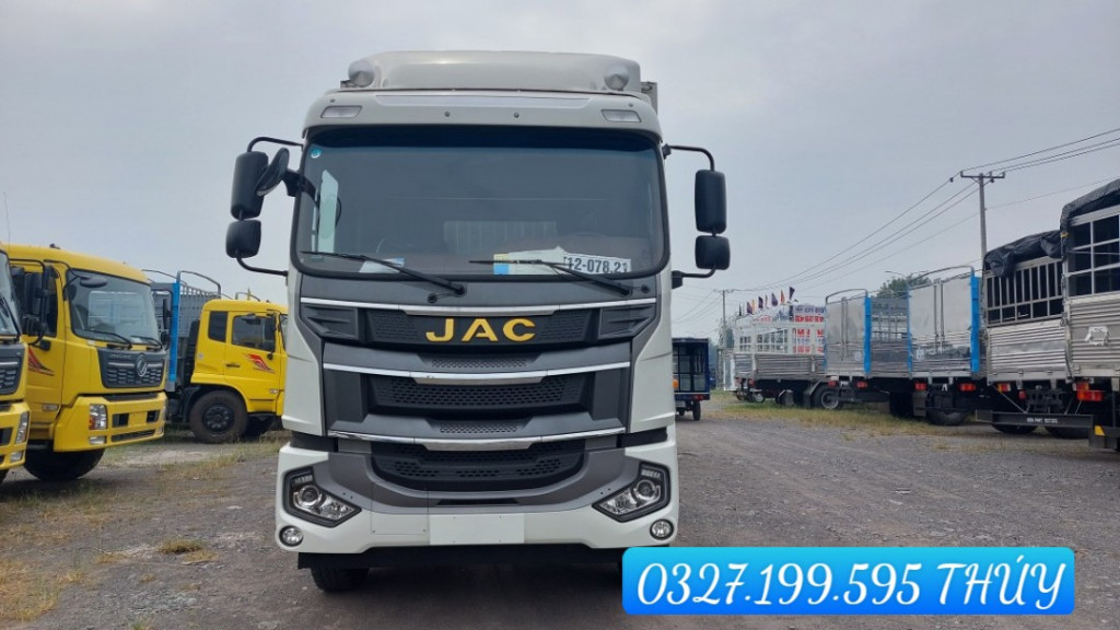 Xe tải JacA5 thùng kín - bạt - container nhập khẩu 9m7